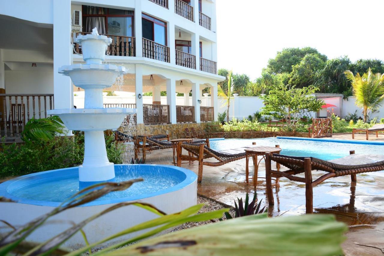 Zanoceanique Hotel มาเทมวu ภายนอก รูปภาพ