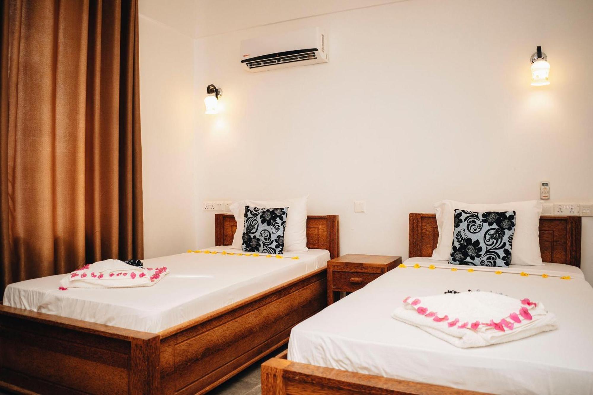 Zanoceanique Hotel มาเทมวu ภายนอก รูปภาพ